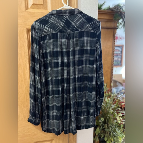 Cloth & Stone women's Medium Black and white Plaid Long Sleeve Button Down Shirt - Picture 2 of 7